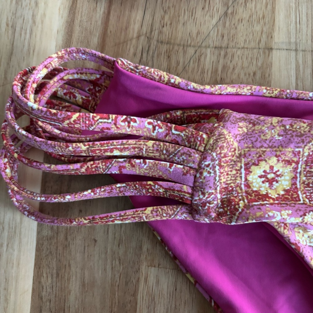 Frankie’s Bikinis Set - Picture 5 of 11